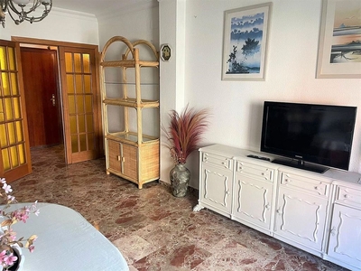 Alquiler de piso en Centro - Huelva de 4 habitaciones con muebles y balcón