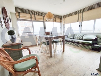 Alquiler apartamento con 2 habitaciones amueblado con ascensor, aire acondicionado y vistas al mar en Cullera