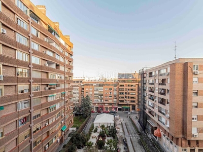Alquiler apartamento en bolivia apartamento con 2 habitaciones con ascensor, piscina, calefacción, aire acondicionado y jardín en Madrid