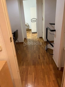 Alquiler ático con 2 habitaciones amueblado con ascensor y aire acondicionado en Murcia