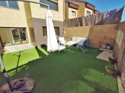 Alquiler casa adosada con 4 habitaciones con parking, calefacción y aire acondicionado en Boadilla del Monte