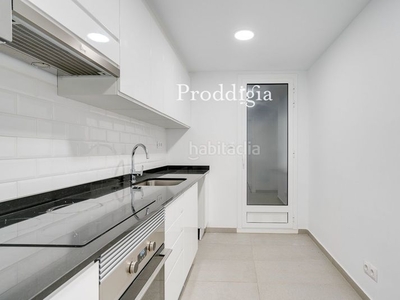 Alquiler piso acogedor piso en zona centro de 3 habitaciones con gran terraza. en Sant Cugat del Vallès