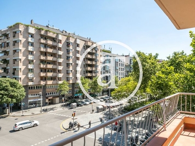 Alquiler piso de alquiler temporal con 3 habitaciones en avenida roma en Barcelona