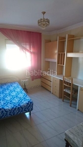Alquiler ático ¡gran vivienda de tres dormitorios en el área de huelin! en Málaga