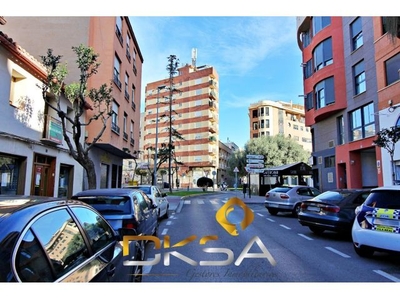 Amplia casa en venta en Camiones Real, Vila-real