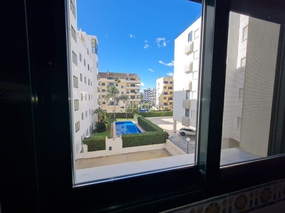 Apartamento con piscina y garaje en la playa en Guardamar