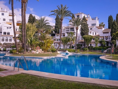 Apartamento en venta en Las Brisas, Marbella, Málaga