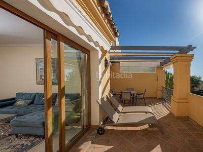 Ático espléndido ático dúplex de 2 dormitorios en la zona de Nagüeles Alto en Marbella