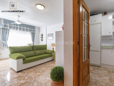 Casa adosada con 3 habitaciones amueblada con parking, calefacción y aire acondicionado en Cartagena