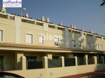 Casa adosada en alquiler en Calle Rs Ciudad de Huelva en Aznalcázar por 475 €/mes