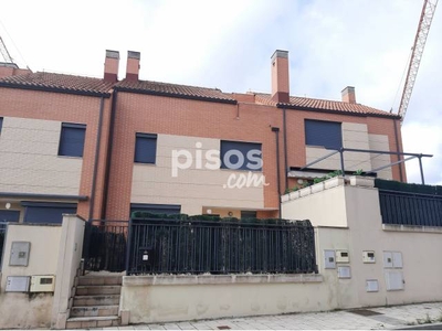 Casa adosada en alquiler en Valladolid Capital - Pinar del Jalón en Pinar de Jalón por 850 €/mes