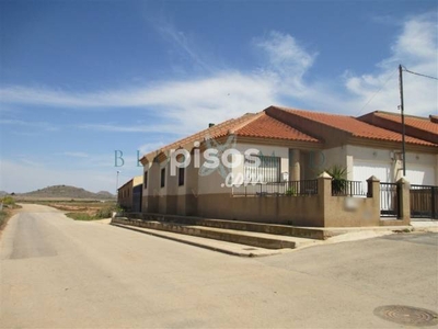 Casa adosada en venta en Calle de Geranio, nº SN