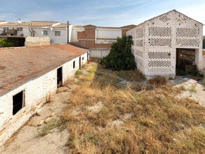 Casa con terreno en Churriana de la Vega