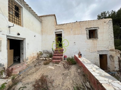 Casa con terreno en Oria