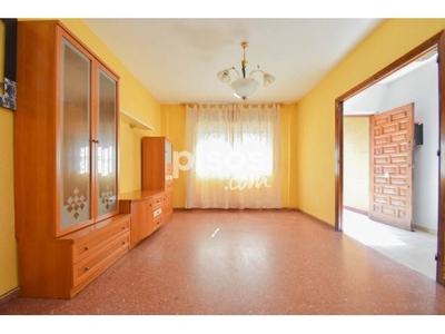 Casa en venta en Armilla en Zona Calle Poniente-Avenida Cristóbal Colón por 135.000 €