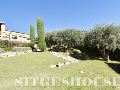 Casa exclusiva casa en can girona vistas golf y mar en Sitges