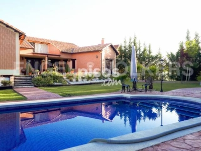 Chalet en venta en Aldeamayor de San Martín