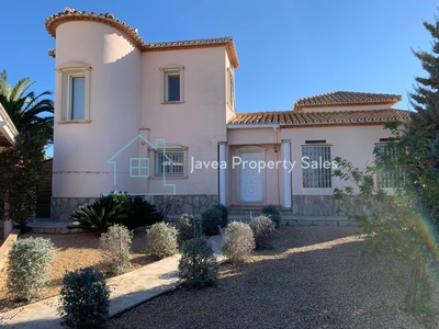 Chalet en venta en La Sella, Alicante