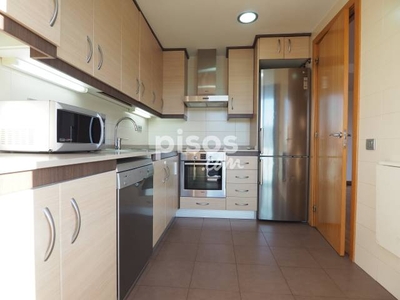 Dúplex en alquiler en Carrer del Lliri en Centre por 900 €/mes