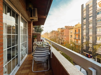 Piso 108m², 3 hab, 2 baños y ascensor en Hostafrancs Barcelona