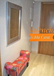 Piso con 3 habitaciones amueblado con ascensor, parking, calefacción y aire acondicionado en Valencia