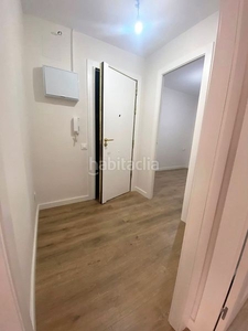 Piso con 3 habitaciones con ascensor, calefacción y aire acondicionado en Hospitalet de Llobregat (L´)