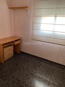 Piso con 3 habitaciones con calefacción y aire acondicionado en Sant Quirze del Vallès