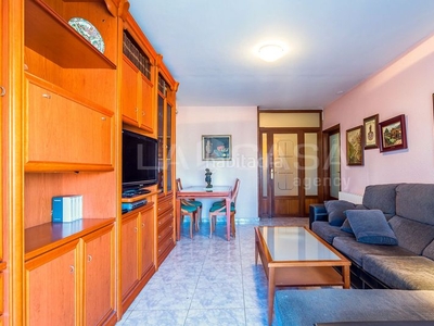 Piso con 4 habitaciones con ascensor, calefacción y aire acondicionado en Hospitalet de Llobregat (L´)