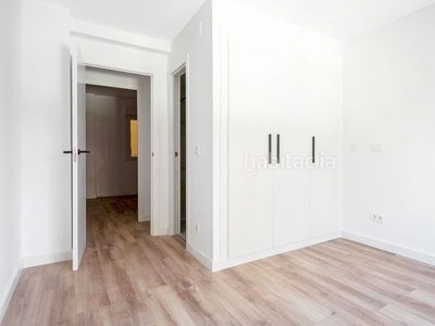 Piso con 4 habitaciones con ascensor, calefacción y aire acondicionado en Madrid
