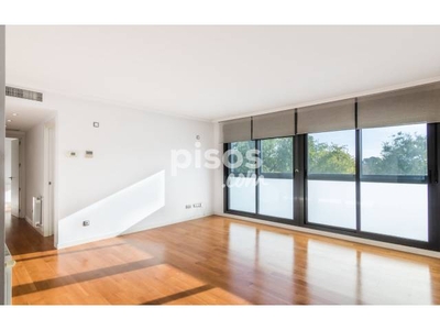 Piso en alquiler en Calle Aguarón, 19 en Valdemarín por 1.390 €/mes