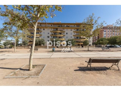 Piso en venta en Calle Feliz Rodriguez de La Fuente, nº 22 en Zona Calle Poniente-Avenida Cristóbal Colón por 200.000 €