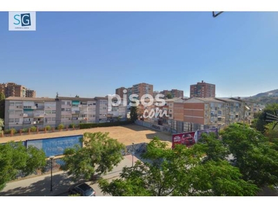 Piso en venta en Calle Tibónidas en Cartuja por 85.000 €