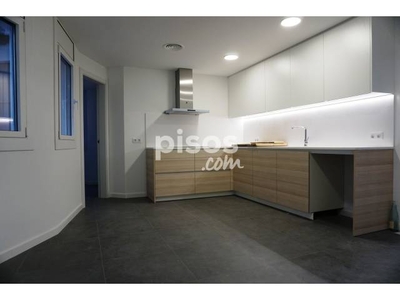 Piso en venta en Carrer de Capmany