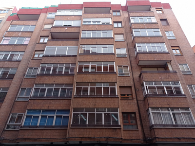 Venta de piso con terraza en Circular,Vadillos (Valladolid), Cruz verde