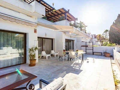 Apartamento en venta en Lomas De Marbella, Marbella, Málaga