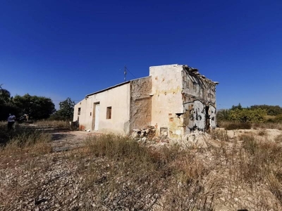 Casa con terreno en Crevillent