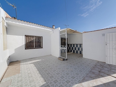 Casa en venta en El Chaparral - La Siesta - La Torreta, Torrevieja, Alicante