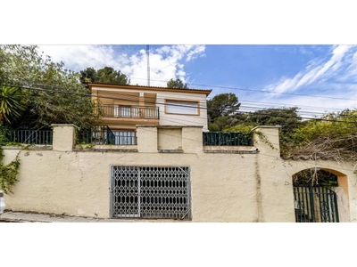 CASA EN VENTA EN SANTA SUSANNA