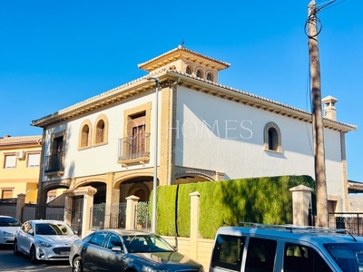 Chalet en venta en Loja, Granada