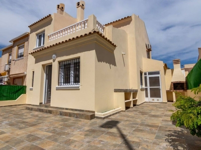 Chalet en venta en Parque de las Naciones, Torrevieja, Alicante