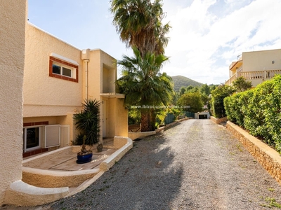 Chalet en venta en Santa Eulalia / Santa Eularia, Ibiza