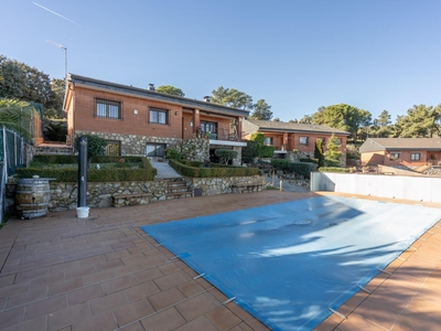 Chalet individual en venta, Navalagamella, Madrid