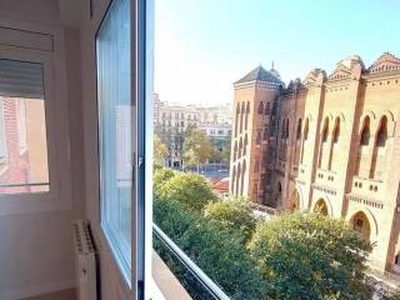 Piso de tres habitaciones muy buen estado, cuarta planta, El Fort Pienc, Barcelona