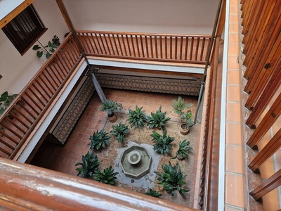 Piso en venta en San Matías - Realejo de 4 habitaciones con garaje y balcón