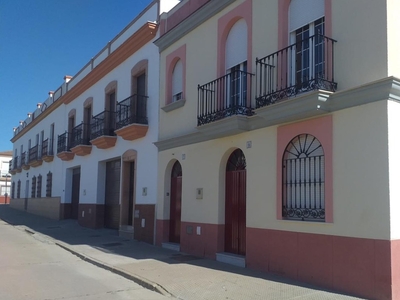 Venta de casa con terraza en Trigueros