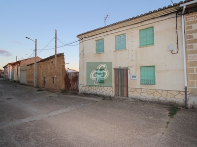 Venta de casa en Morales de Valverde, San Pedro de Zamudia