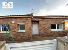 Venta Casa unifamiliar en Calle AVDA. CASANOVAS 53 Parets del Vallès. Buen estado con terraza 120 m²