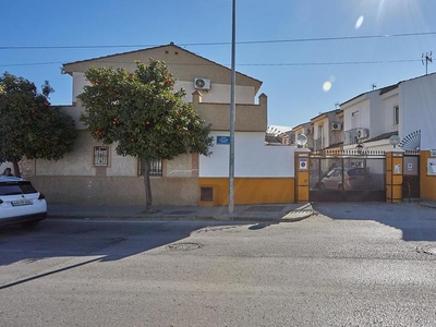 Casa adosada en venta en Caballero Bonald - San José Obrero - Guadalcacín
