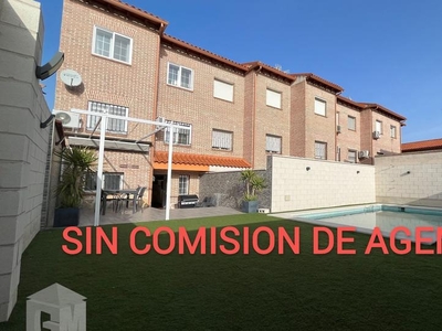 Casa adosada en venta en Valmojado