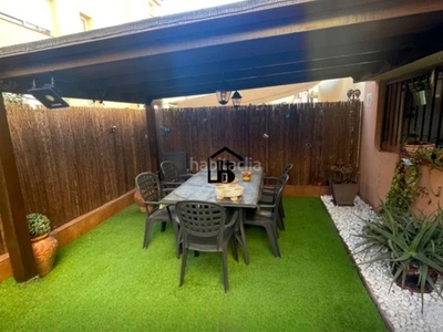 Casa céntrica casa semi-amueblada con terraza, jardín privado con jakuzzi exterior y garaje en Arenys de Munt